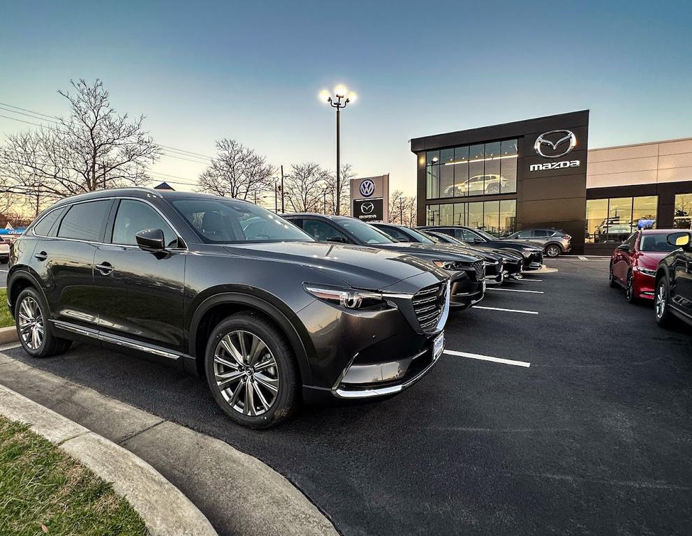 Dealership gallery photo 3